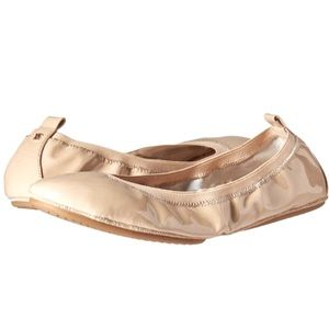 YOSI SAMRA 
Size 11. Patent leather: Nude foldable Flat - NEW